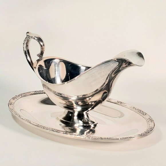 Rogers & Bro. Silver-Plated Gravy Boat with Attached Underplate Primrose Pattern - Picture 3 of 8